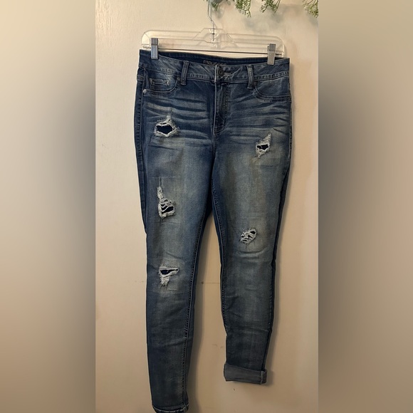 Maurices | High-Rise Distressed Jegging - Picture 1 of 6